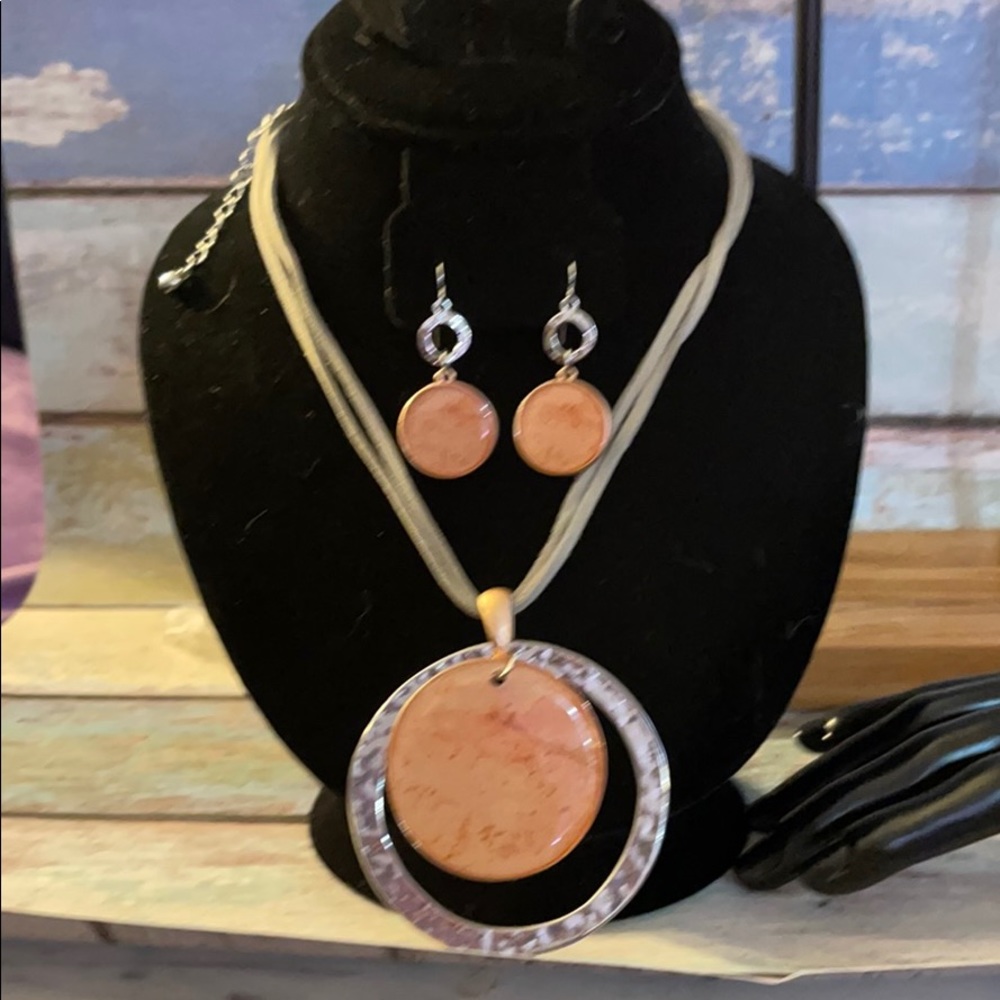 Chico’s 2 pc set-faux gemstone earrings&necklace.4